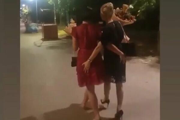 "LUPIĆU TE PO GOLOJ ZADNJICI": Glumice se HVATALE usred Beograda, PA OVO JE 18+ (FOTO)