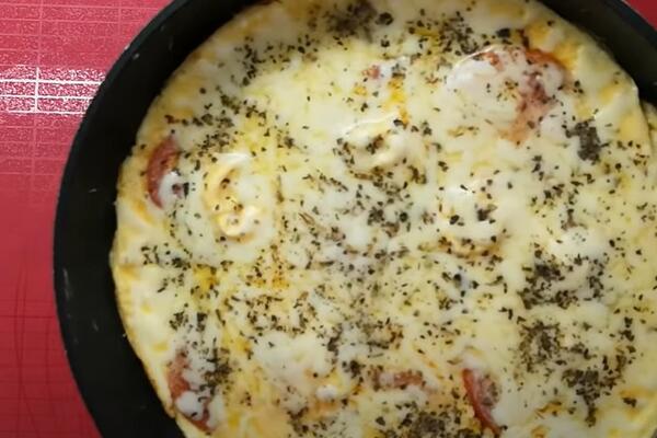PIKANTNI OMLET KOJI ĆE VAS RASPAMETITI: Ništa BOLJE niste jeli za DORUČAK (RECEPT)