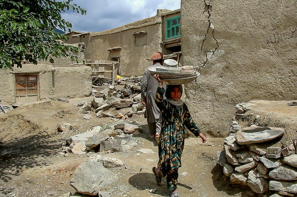 "VIDEO SAM MNOGO MRTVIH, NAŠAO SAM 40 TELA, DECA SU VRIŠTALA": Svedoci zemljotresa u Avganistanu opisali HOROR!