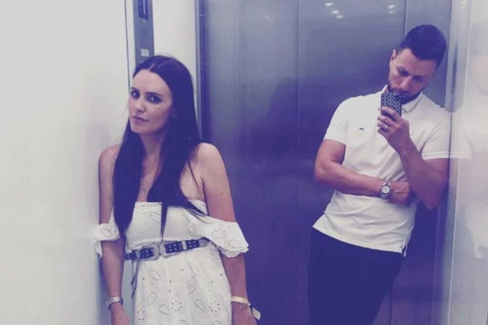 ISPLIVALO SVE O ODNOSU VATRENE BRINETE I DIREKTORA: Nakon UDAJE zapostavila KARIJERU, evo kako danas ŽIVI