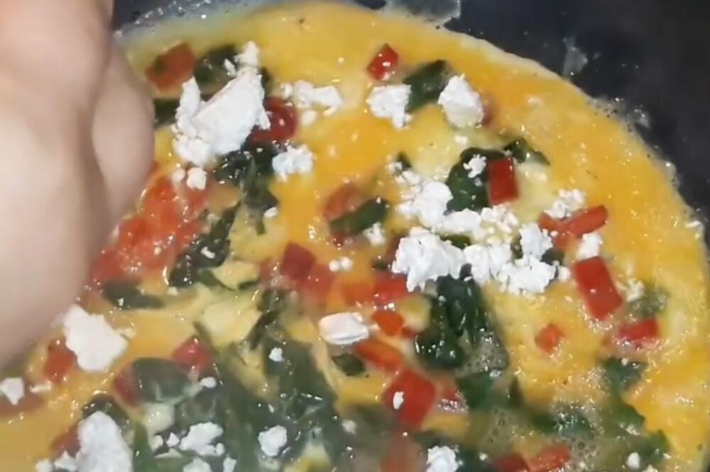 SRBI, OVO JE NAJZDRAVIJA VEČERA KOJU MOŽETE DA POJEDETE: Kajgana sa 1 POVRĆEM je PRAVA VITAMINSKA BOMBA (RECEPT)