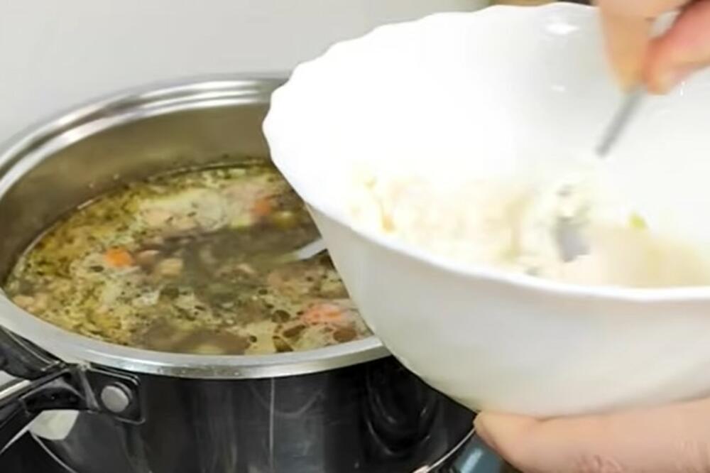 SAMO OVAKO SE PRAVI ZAPRŠKA ZA ČORBU: Od sada ćete je SPREMATI samo na ZDRAVIJI NAČIN, tajna je OTKRIVENA