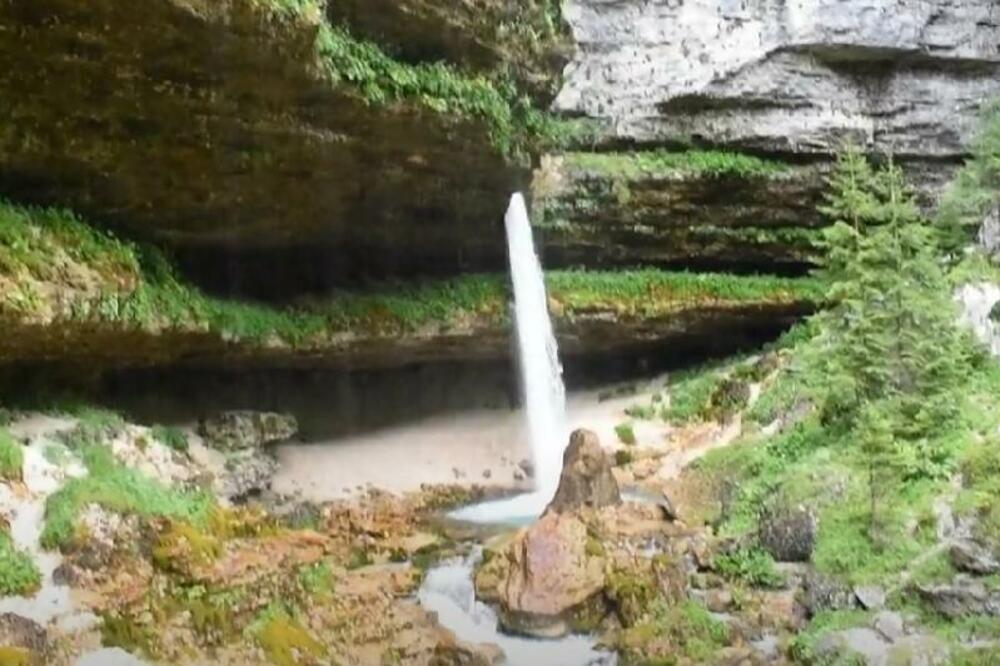 BALKANSKI BISER: Ako ste ljubitelj PRIRODE ovo je SAVRŠENO mesto za vas, VODOPAD kod KOMŠIJA jedan od NAJLEPŠIH!