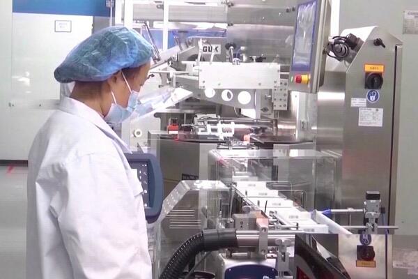 Kina se zalaže za ukidanje patenata za vakcine protiv kovida VIDEO