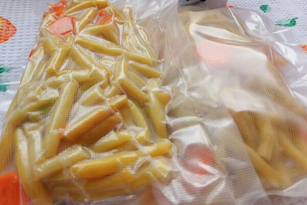 OVU HRANU NE TREBA DA JEDETE AKO IMATE VISOK KRVNI PRITISAK: Nutricionistkinja objasnila kako utiče na VAŠE SRCE