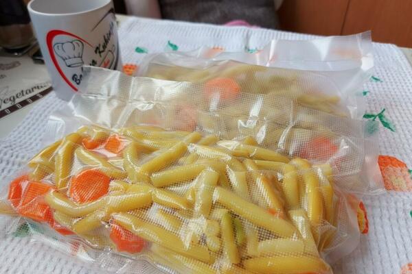 OVAKO SE PRAVILNO ZAMRZAVA VOĆE, POVRĆE I MESO! Svaki drugi Srbin tu pravi katastrofalnu GREŠKU