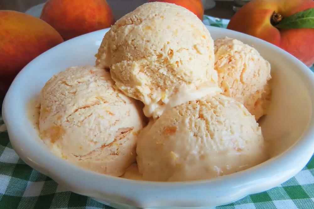 ZALEDIĆETE SE U SEKUNDI OD OVOG DOMAĆEG SLADOLEDA: Ukus KAJSIJE nikad nije bio lepši (RECEPT)