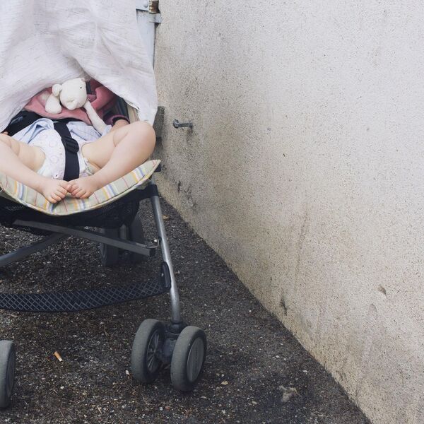 Beba ostavljena na ulici u Velesu: Prolaznik je zatekao u teškom stanju, ubrzo u bolnicu stigla misteriozna devojka