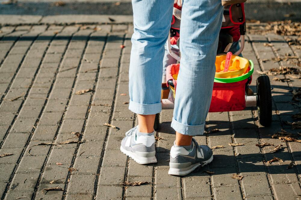 Besplatni sati parkiranja i „bebi parking-mesta”: Beograd pomaže roditeljima beba i porodilištima