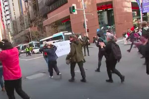 INCIDENT U TRŽNOM CENTRU U SIDNEJU: Nekoliko osoba IZBODENO NOŽEM?