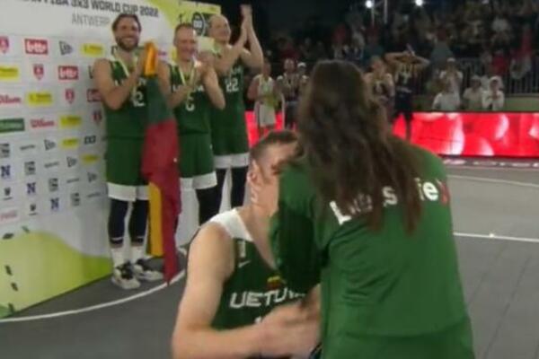 AKO STE PROPUSTILI! Scena sa SP u basketu obišla svet, ali zna se ko nosi ZLATO kući! (VIDEO)