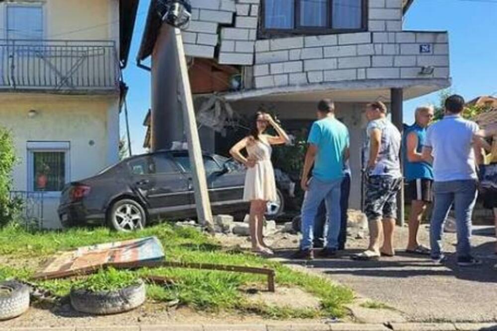 UDARIO U KUĆU U KRALJEVU PA JE SKORO SRUŠIO! Nezapamćen prizor, KAKO JE SAMO USPEO?! (FOTO)