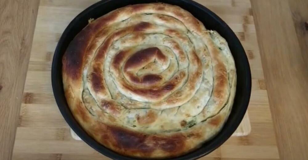 Pita sa mladim lukom i spanaćem