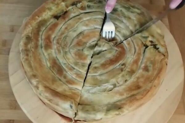 OVO JE NAJZDAVIJA PITA KOJU MOŽETE DA POJEDETE: Puna je VITAMINA, prava VITAMINSKA BOMBA ZA TELO (RECEPT)