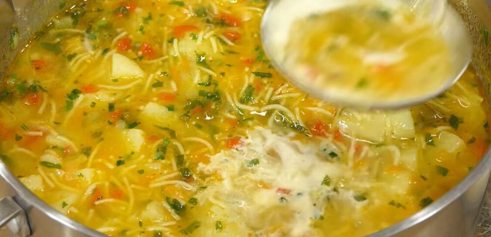 Pileća krem čorba s testeninom