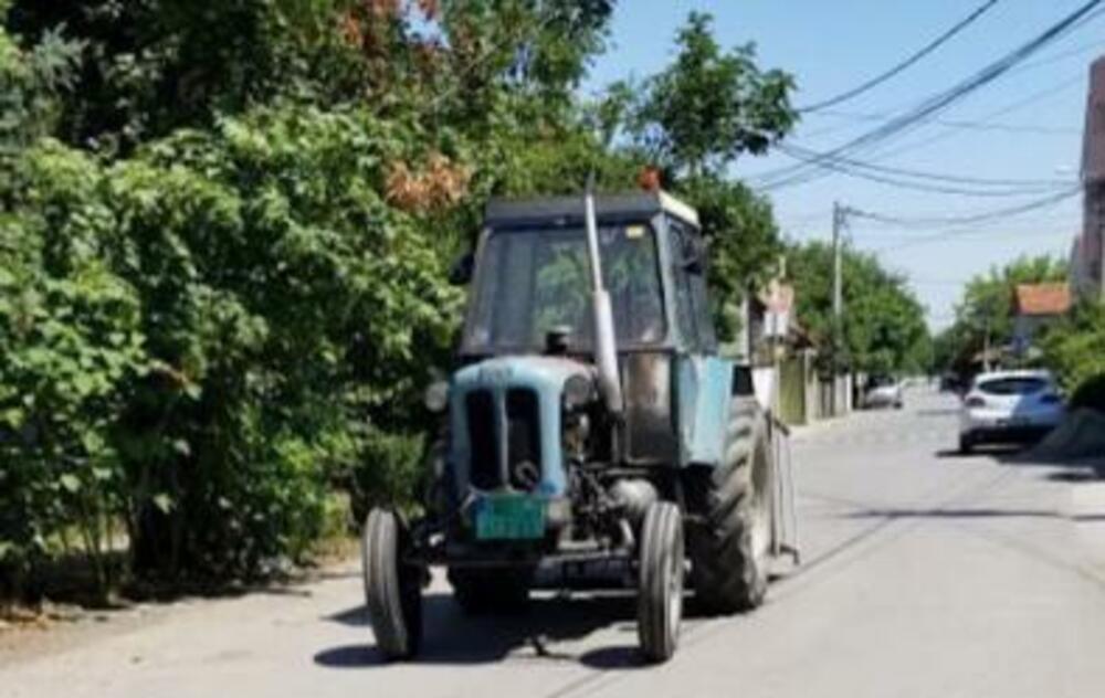 Traktor, Borča