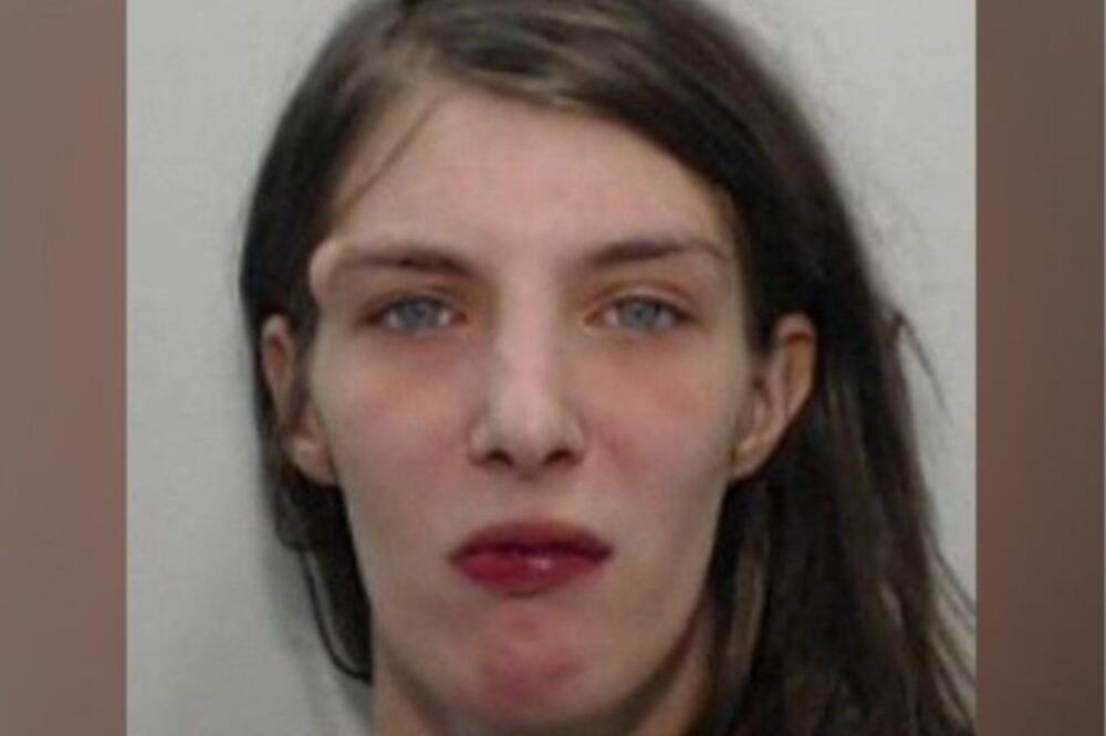 ZADAVILA DEČKA PRODUŽNIM KABLOM: Isplivale SOČNE poruke koje je u momentu HORORA slala drugom MUŠKARCU, JEZIVO!