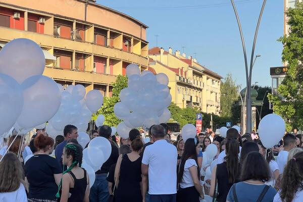 DIRLJIV ISPRAĆAJ MLADIH ČAČANA: Hiljade BALONA odletelo u NEBESA, svi gledali u 1 DETALJ! (FOTO)