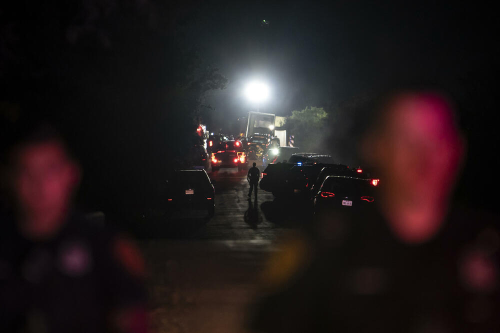 DVOJICA MUŠKARACA OPTUŽENA ZA SMRT NAJMANJE 51 MIGRANTA: Njihova tela pronađena u "KAMIONU SMRTI"