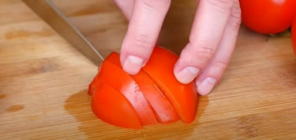 Salata sa piletinom i kuvanim jajima