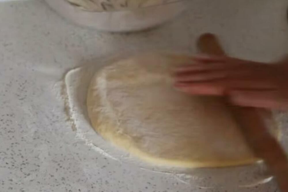 OVE MAĐARSKE MEKIKE PRAVE SRPKINJE NA SEVERU: Recept za LANGOŠ ćete sada DELITI SA SVIMA, ukus je fantazija