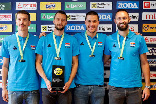 STIGLI SRPSKI HEROJI: Basketaši dali obećanje, vidimo se opet na istom mestu!