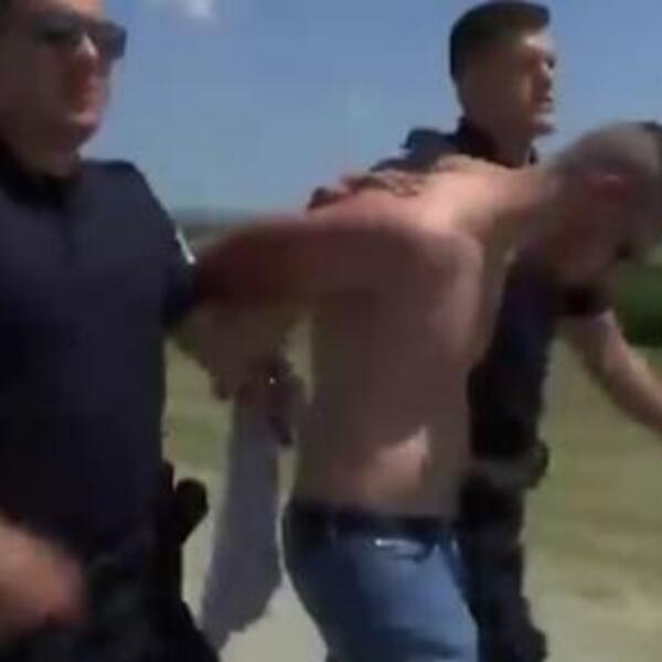 NIKOLA (20) IZ BEOGRADA UHAPŠEN NA GAZIMESTANU: Bio go do pojasa, odvezli ga džipom u pravcu Prištine