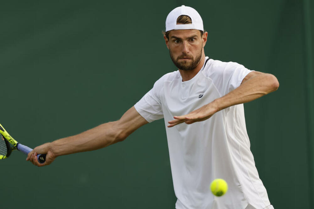 NASTAVILA SE 'SEČA' U NADALOVOJ POLOVINI: Amer eliminisao 6. nosioca, Cicipas i Šapovalov se provukli!