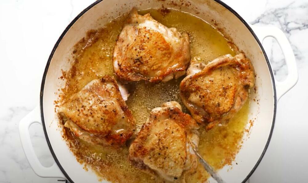 Piletina u sosu od pečuraka