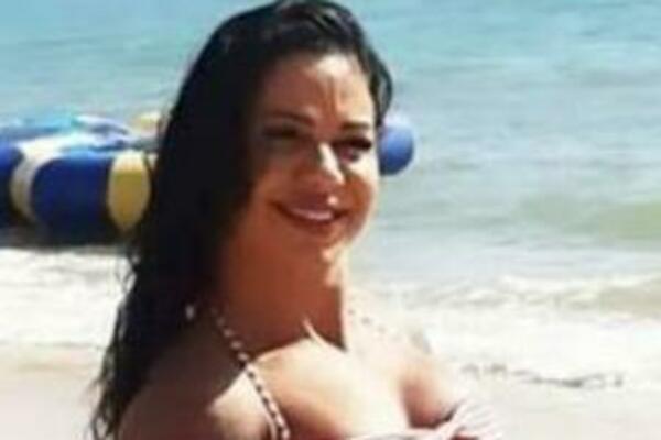 ONA IMA NAJVEĆU ZADNJICU OD SVIH: Pokazala kako joj izgleda AKCIJA puna 24 SATA, ovo se ne viđa (FOTO)