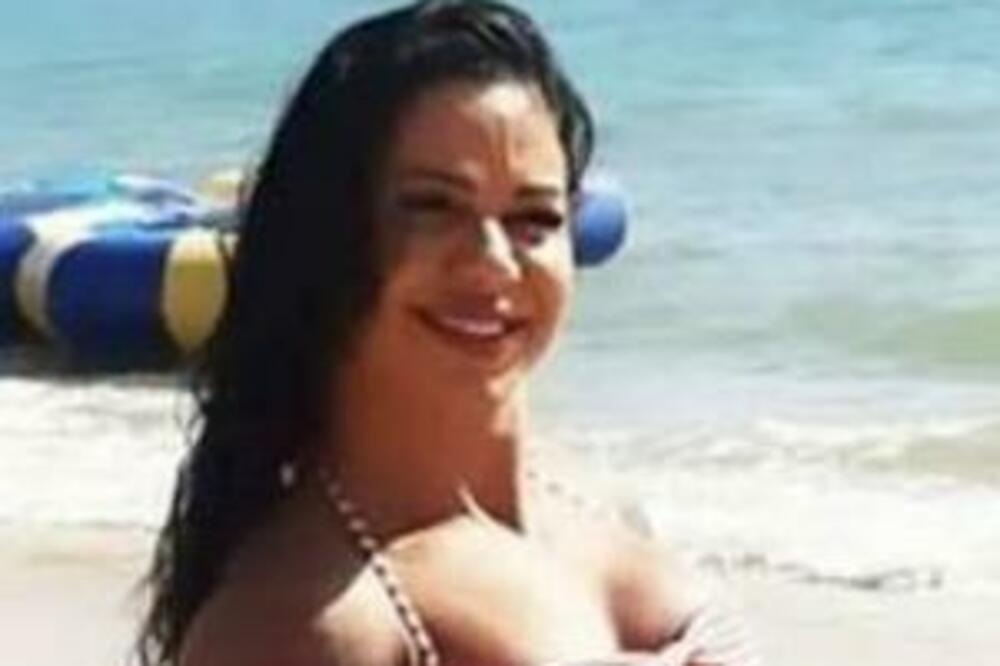 ONA IMA NAJVEĆU ZADNJICU OD SVIH: Pokazala kako joj izgleda AKCIJA puna 24 SATA, ovo se ne viđa (FOTO)