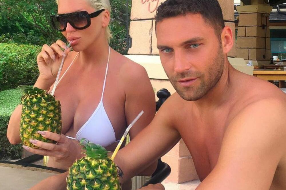 KARLEUŠA I DUŠKO SE USELILI U NOVU VILU VREDNU 2.500.000 €! Sauna, ogromni garderober, BAZEN - SVE U FULU! (FOTO)