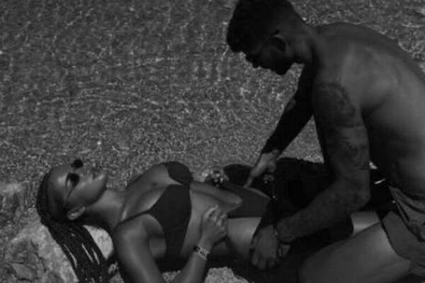 INTIMA NA IZVOL'TE! NINO TEODORU SVUKAO U PLIĆAKU, PA NASTAVILI RADNJU: Zar se akcija USRED BELA DANA!?