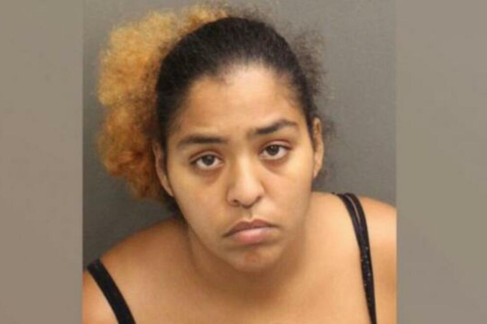 DETE (2) UPUCALO ROĐENOG OCA! Odmah su priveli majku, NEZAPAMĆEN SLUČAJ