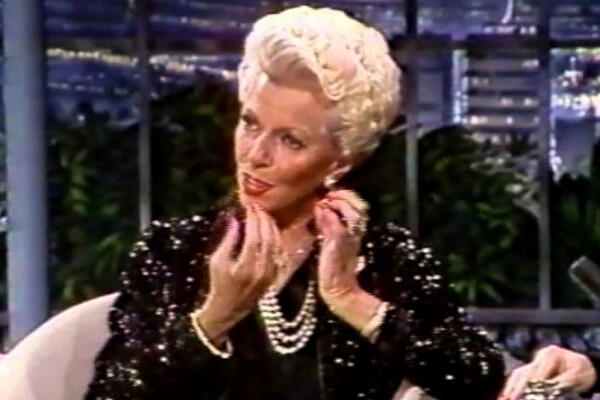 JEZIVO UBISTVO POTRESLO JE CEO SVET: Slavna glumica zatekla je ljubavnika sa svojom maloletnom ćerkom!