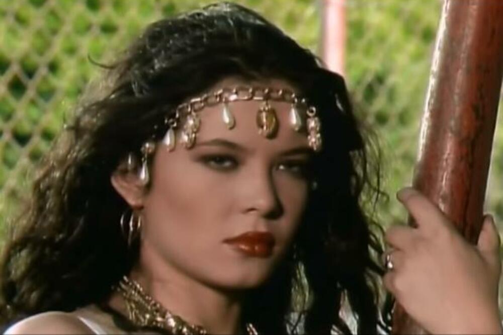 UZMITE ČAŠU VODE I PRIPREMITE SE: Evo kako danas izgleda POPULARNA KASANDRA, ovome se NIKO nije nadao!