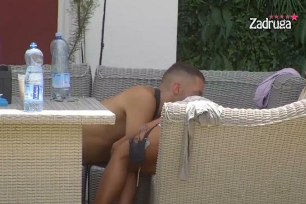 PA ZAR USRED BELOG DANA?! Zadrugari OGOLILI INTIMU i to PRED SVIMA, vreli snimak USIJAO MREŽE! (VIDEO)