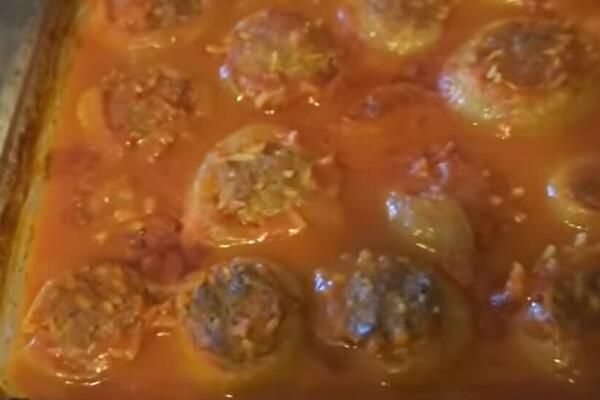 OVO TURSKO JELO LIČI NA SRPSKE PUNJENE PAPRIKE: Spremite SPECIJALITET za 2 DANA, nema KO NE VOLI OVO POVRĆE! RECEPT