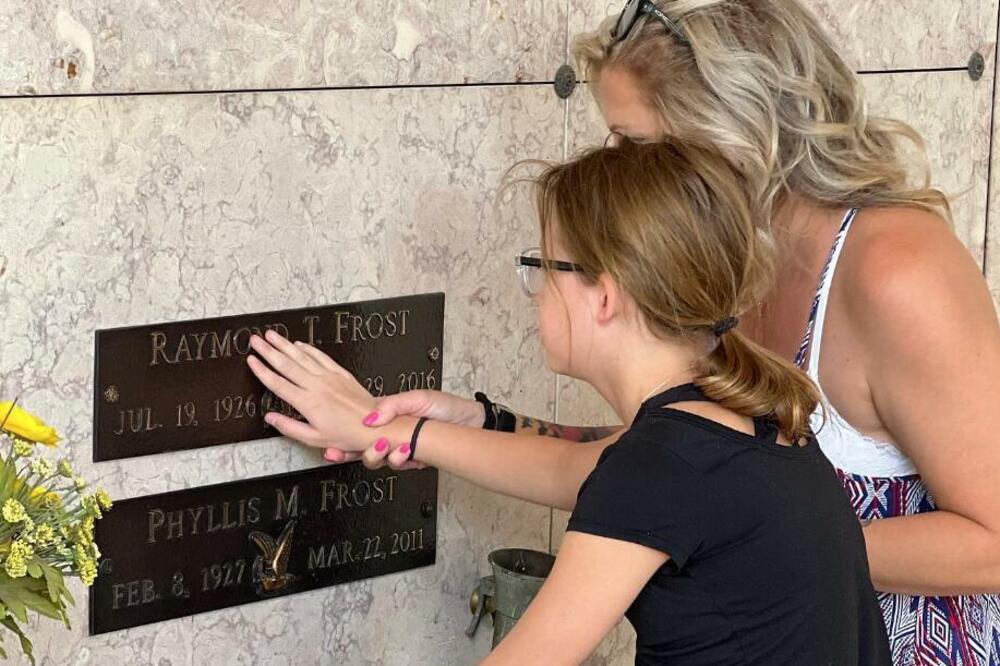 OVO SU POSLEDNJE ŽELJE TRINESTOGODIŠNJAKINJE: Sa telom joj se dešava nešto JEZIVO