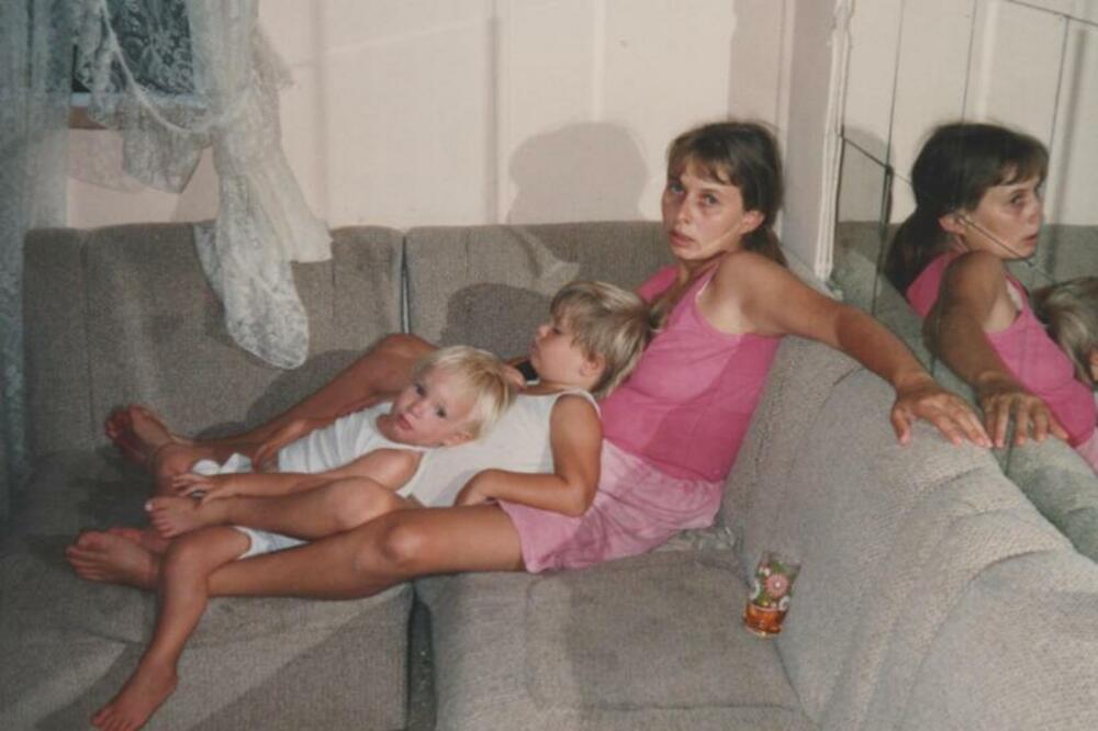 FOTOGRAFIJA KOJA KRIJE STRAVIČNU TAJNU: Muž joj rekao da je OVO njena poslednja slika, a onda se desio OBRT! (FOTO)