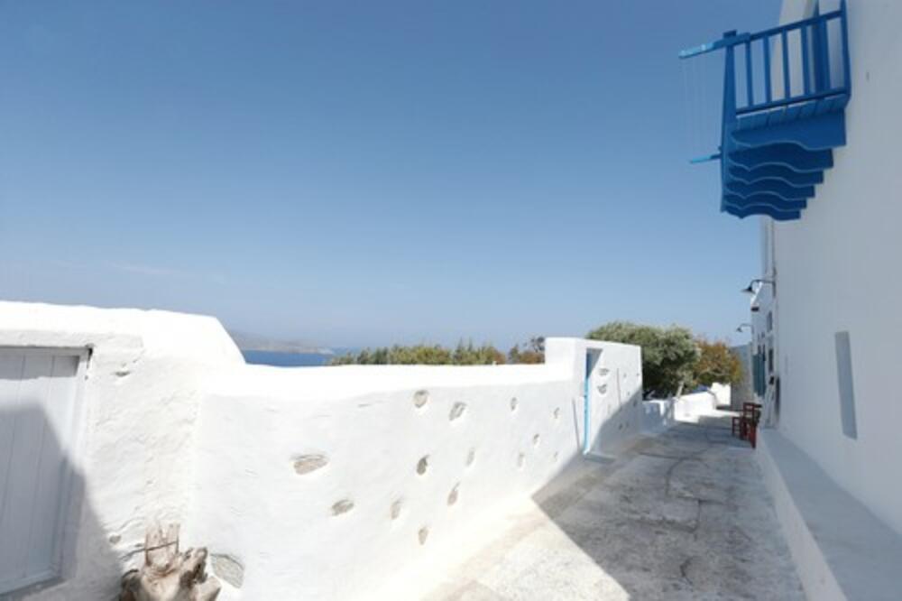 PORAŽAVAJUĆE! CENE HRANE I KIRIJA RASTU, A PLATE ISTE: Evo koliku ZARADU imaju GRCI, jedva krpe KRAJ S KRAJEM!