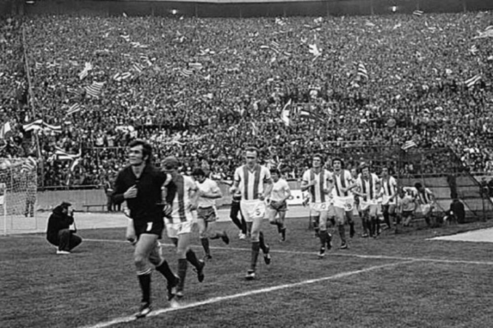 NIJE IMALA IGLA GDE DA PADNE: "Marakana" nikad nije bila punija, Zvezdin REKORD koji nikad neće pasti! (FOTO)