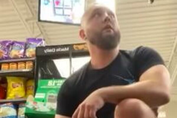 BOSANAC JUNAK ČIKAGA: Savladao HULIGANA u marketu, spljoštio ga kao PALAČINKU! (VIDEO)