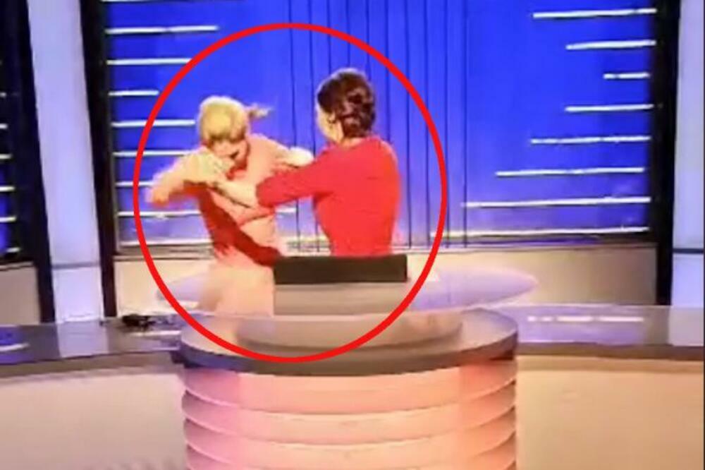 SKANDALČINA NA RTS-U ZBOG VODITELJKI! Iscureo ZABRANJENI SNIMAK NJIHOVE TUČE, propašće u zemlju! (VIDEO)