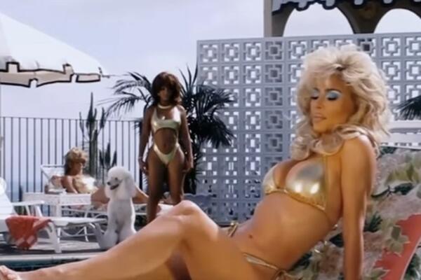 DA LI JE OVO KIM KARDAŠIJAN ILI LEPA BRENA?! Ljudi trljaju oči i NE VERUJU ŠTA VIDE! (FOTO)