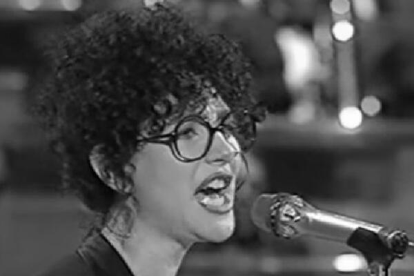 UPRAVO SAOPŠTENE STRAVIČNE VESTI: Umrla PEVAČICA u 59. godini života, TUGA!