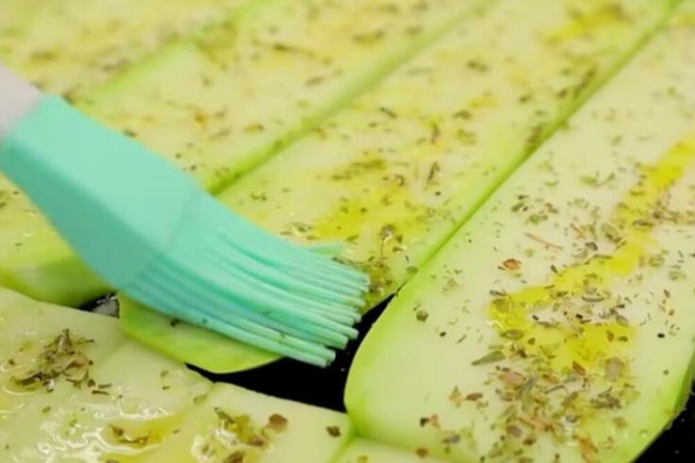 SRBIMA JE OMILJENO LETNJE POVRĆE I IDE UZ SVE! A kad čujete koliko je JEFTINO odmah ćete po njega