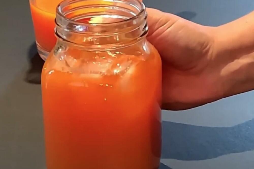 POMEŠAJTE JABUKU SA OVIM POVRĆEM I GLEDAJTE KAKO SE TOPI SALO: Sjajan napitak protiv masnih naslaga (RECEPT)