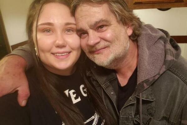 UDALA SE ZA OCA BIVŠEG MOMKA: Da vidite samo RAZLIKU U GODINAMA, AU! (FOTO)