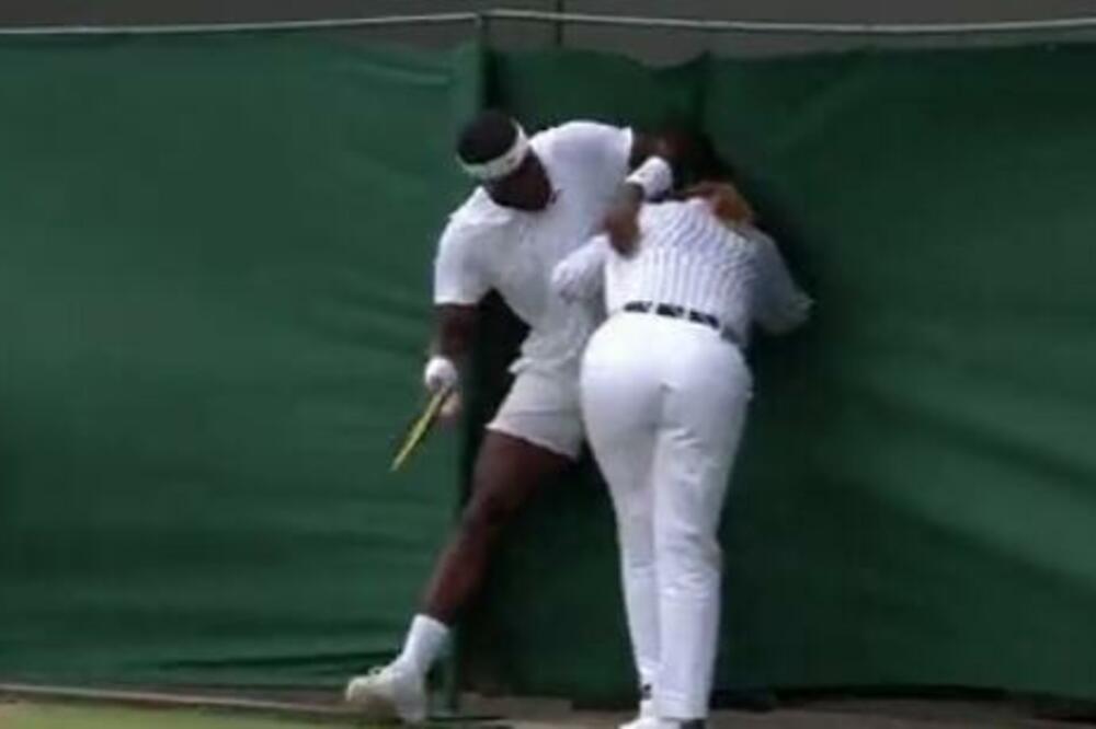 AMERIKANAC I LINIJSKI SUDIJA U RVAČKOM ZAHVATU: A da je ovo uradio Đoković? (VIDEO)